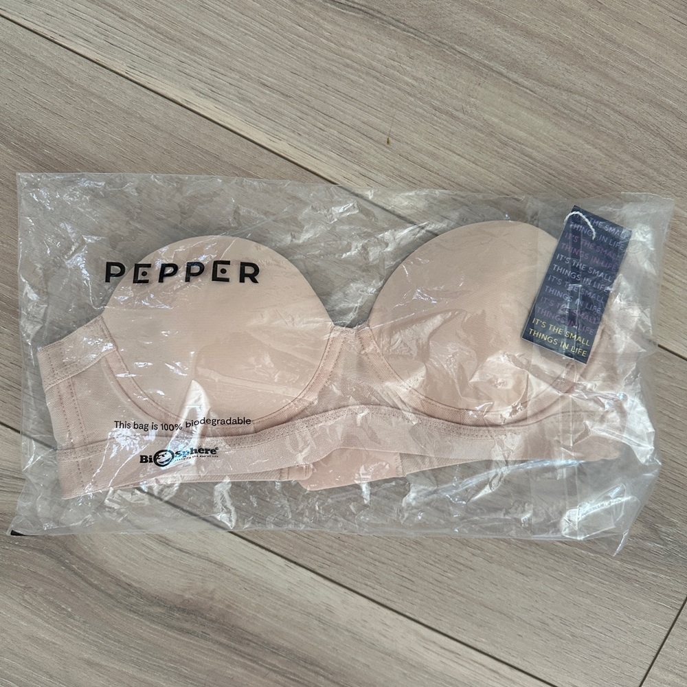 Pepper NWT Women's Tan Strapless Bra